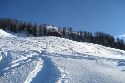 Skispuren auf der Priesbergalm