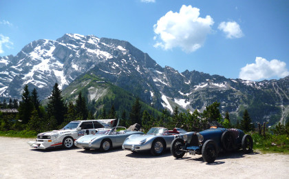 (v.r.) Bugatti Typ 35, BMW Bergspyder, Porsche R 60 Bergspyder, Audi E2 "Pikes Peak"