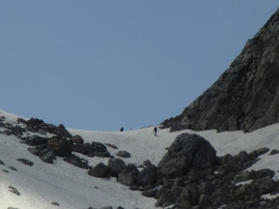 Bergsteiger am Hochgeschirr im Frühjahr