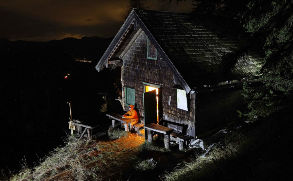 Schlegelalm Diensthütte bei Nacht