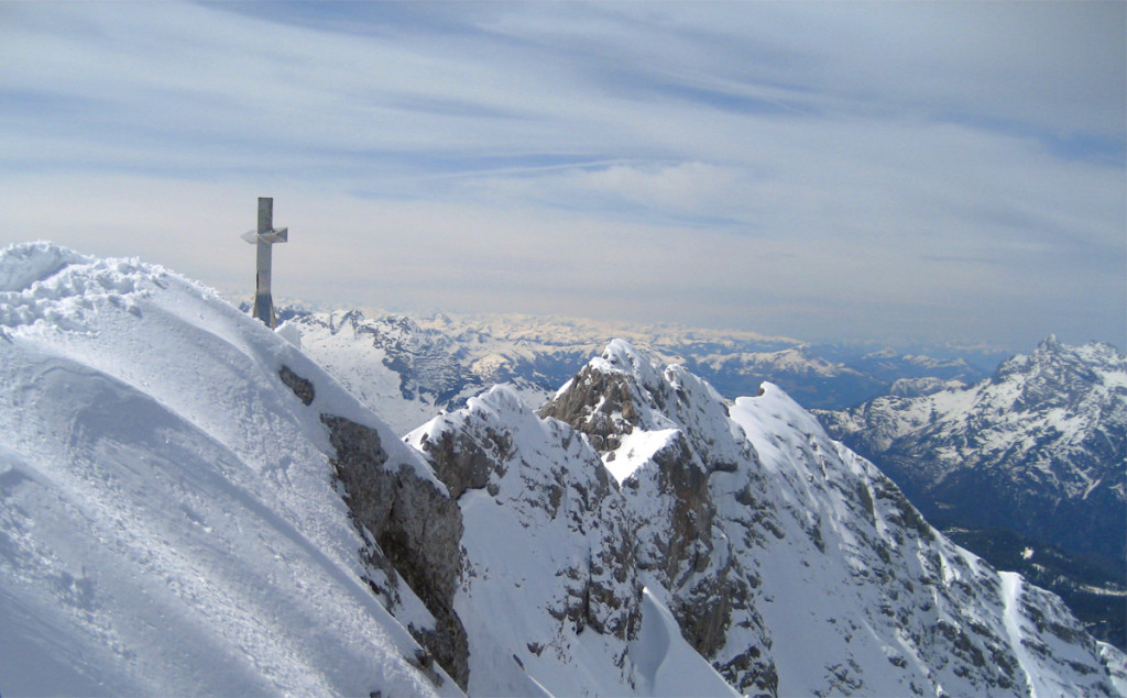 Das Gipfelkreuz der Hocheis-Spitze