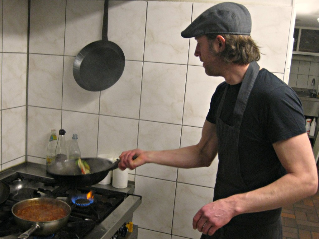Kurz a Curry Stefan Kurz beim Kochen