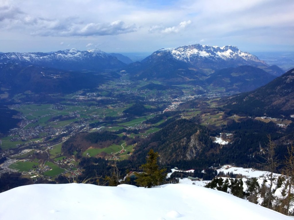 Blick vom Jenner über den Berchtesgadener Talkessel mit Untersberg und Lattengebirge