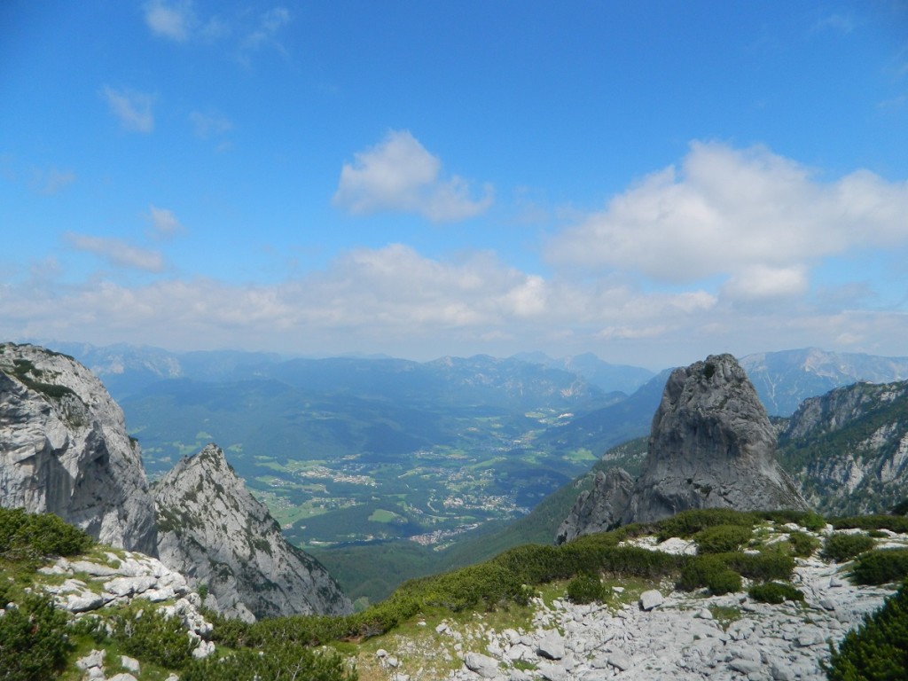 Blick über das kecke Pflughörndl hinab auf den Berchtesgadener Talkessel