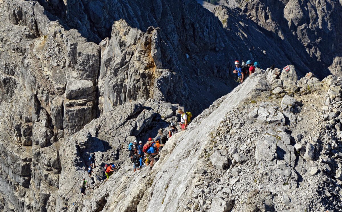 Viele Bergsteiger sind unterwegs auf der Watzmann-Überschreitung