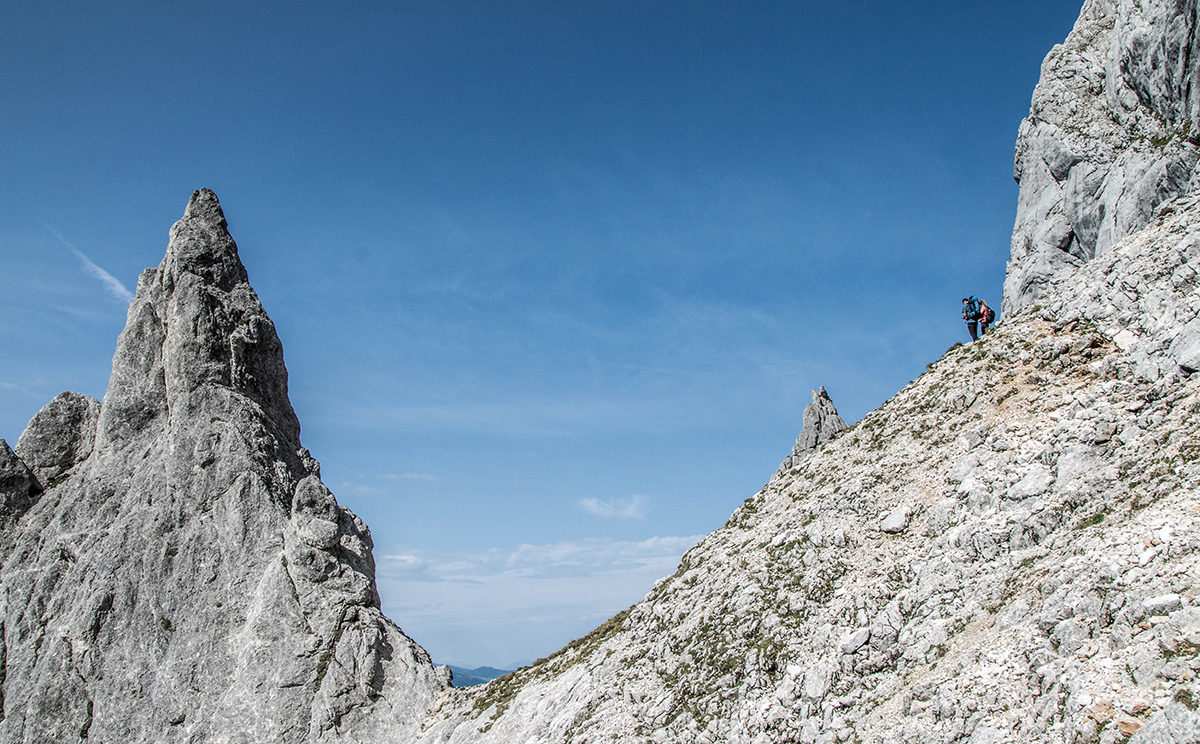 Beeindruckende Felsformationen unterhalb der Mayrbergscharte