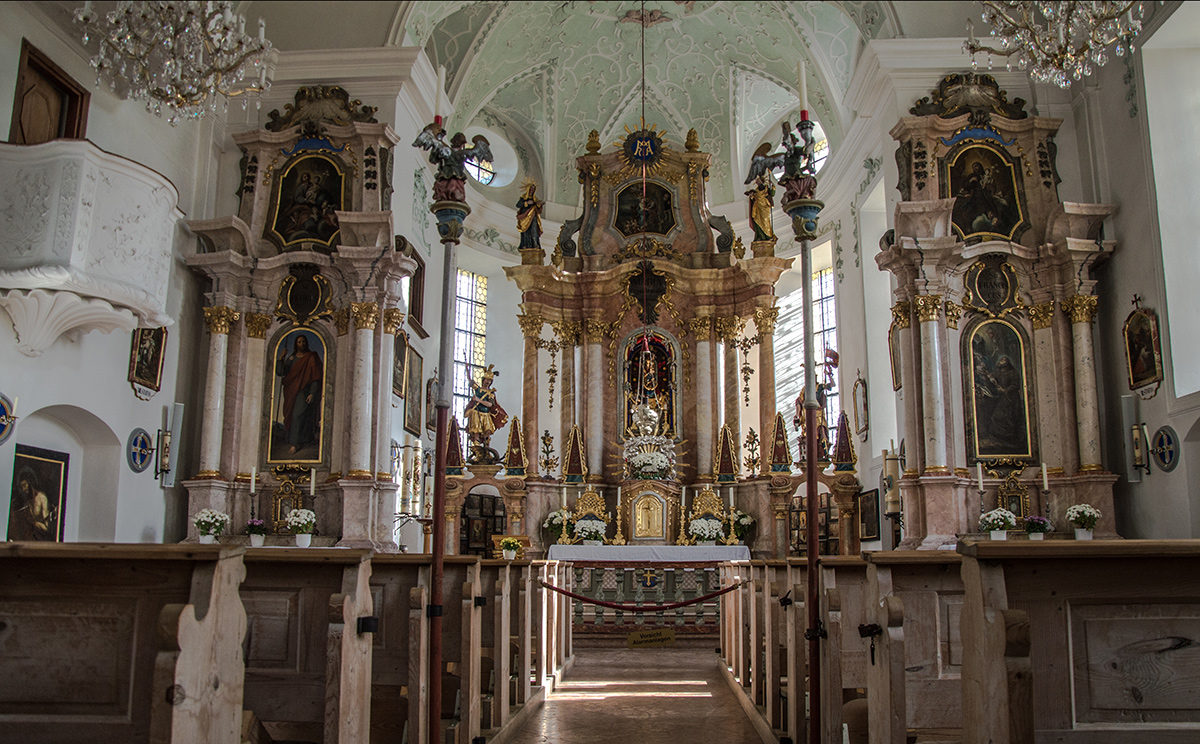 Der barocke Innenraum der Kirche Ettenberg