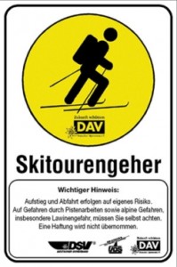 Beschilderung für ausgewiesesen Skitouren-Aufstiege