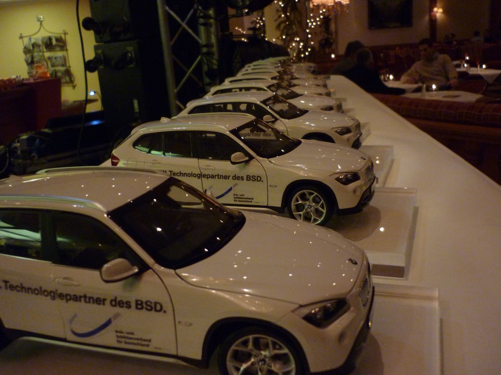 Startnummern Bob-Weltcup versteckt in Mini-BMW-Flotte