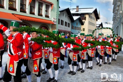 Die Schäffler am Weihnachtsschützenplatz Berchtesgaden ©Dominik Handl Photography