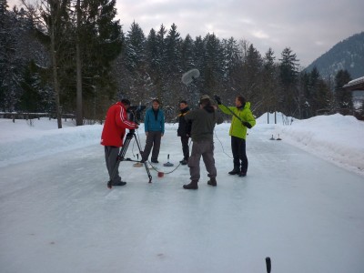 ARD Team beim Eisstockschiesen am Aschauweiher