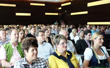 Publikum im Konferenzraum beim Gastgeberstammtisch im InterConti