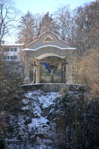 Die Kalvarienkapelle thront über dem Markt Berchtesgaden