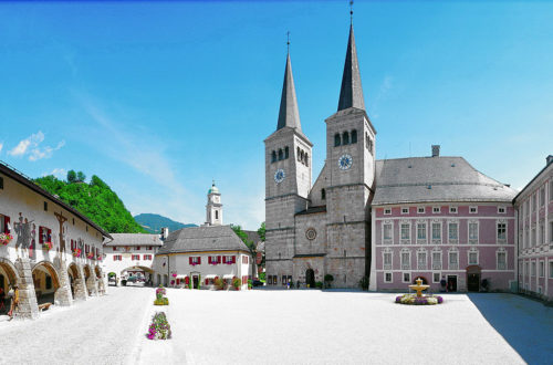 Königliches Schloss und Stiftskirche, früher Residenz der Fürstpröbste