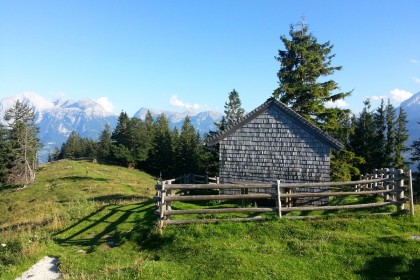 Die Betzold-Hütte, im Hintergrunf Göll, Brett und Schneibstein