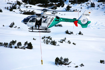 Polizei-Hubschrauber beim Bergwachteinsatz ©BRK BGL