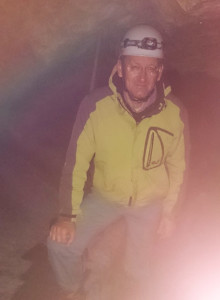 Wanderführer Herbert Wendlinger in der Schellenberger Eishöhle