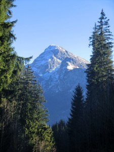 Blick zum Kahlersberg beim Aufstieg über K'see Bobbahn
