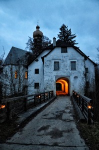 Eingang zum Kloster Höglwörth