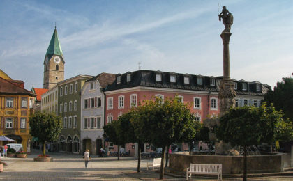 Rathausplatz Bad Reichenhall mit Ägidikirche
