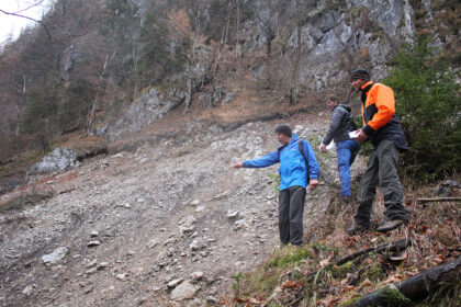 Nationalpark-Mitarbeiter Christian Heyer, Markus Lochner und Lorenz Köppl (v.r.) begutachteten die Georisiken auf Basis der so genannten RAGNAR-Methode aus dem alpinen Sicherheitsmanagement