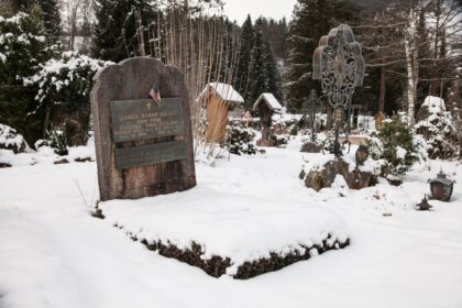 Das Grab von Jim Kraft auf dem Bergfriedhof