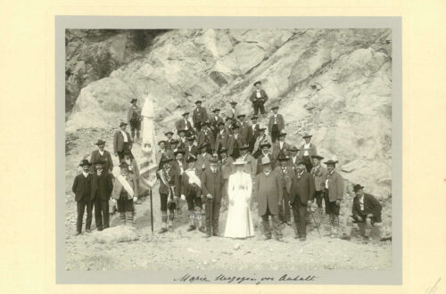 Fahnenweihe des Bergführer Vereins Berchtesgaden im Jahr 1907